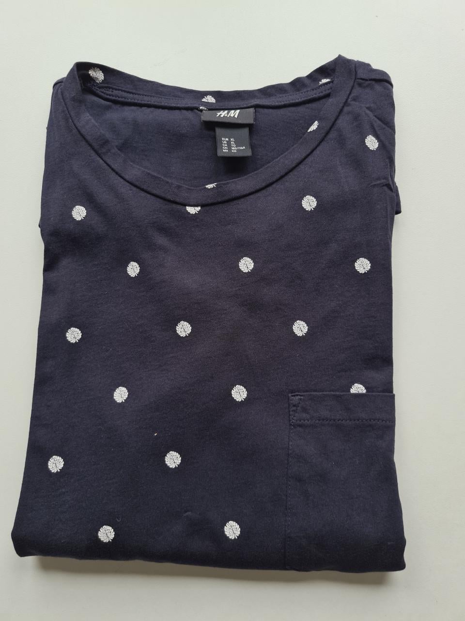 Donkerblauw met wit bedrukt T-shirt van H&M  Maat XL