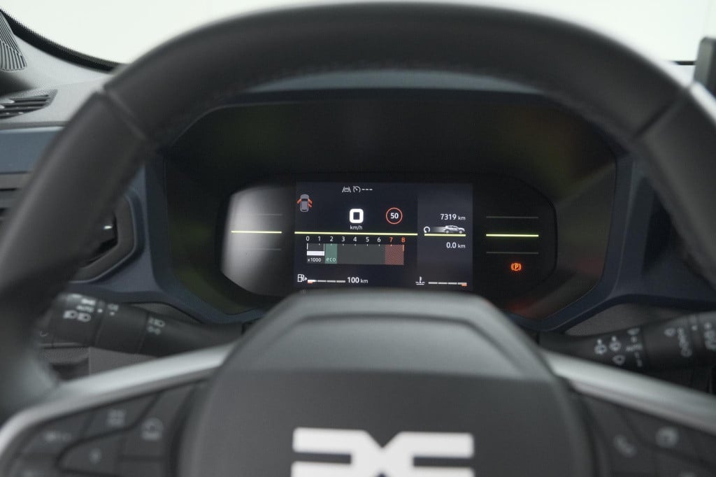 Dacia Duster mild hybrid 130 expression | camera | stoelverwarming | apple 