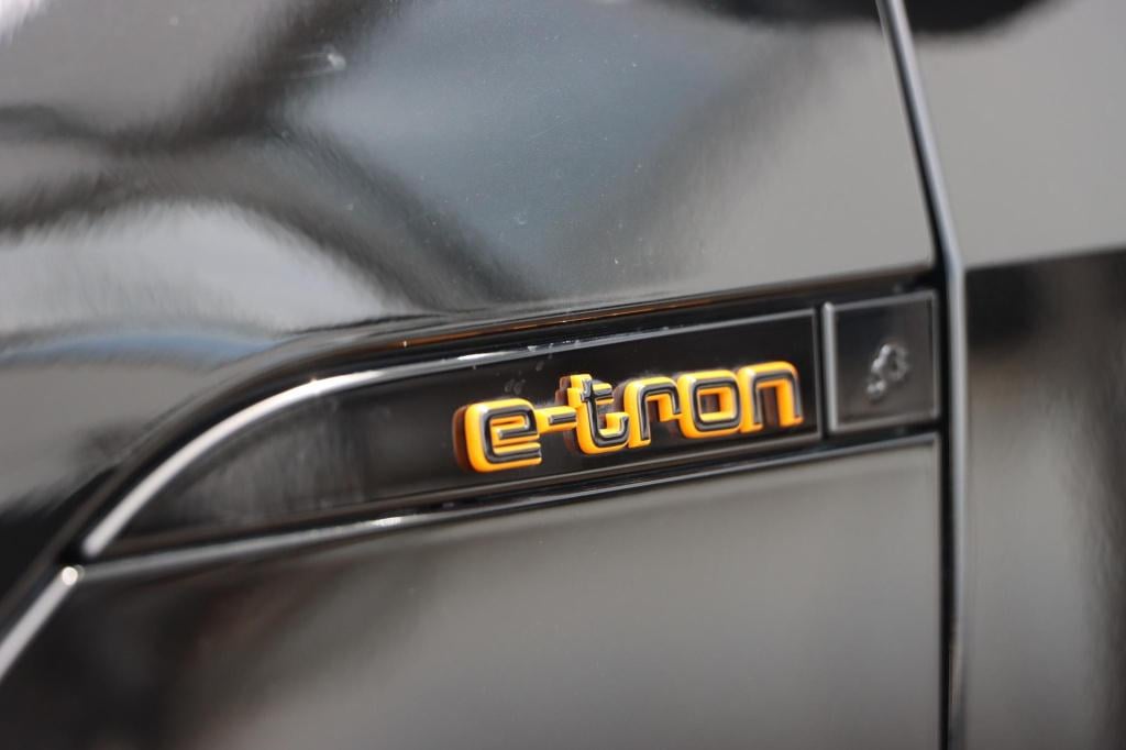 Audi E-tron sportback 55 quattro black edition 95 kwh 408pk s-line
