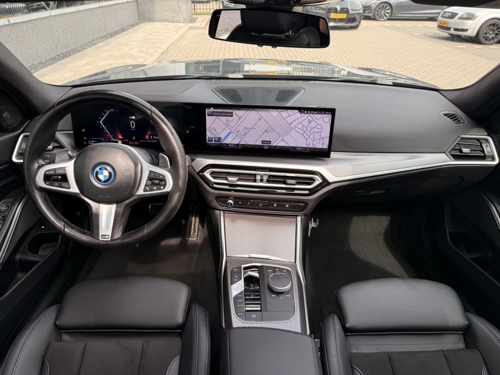 BMW 3-serie 330e | m-sport | harman kardon | pano | cruise | stoelverwarmin