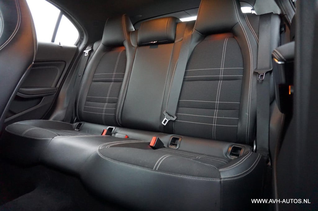 Mercedes-Benz A-Klasse 180 ambition automaat