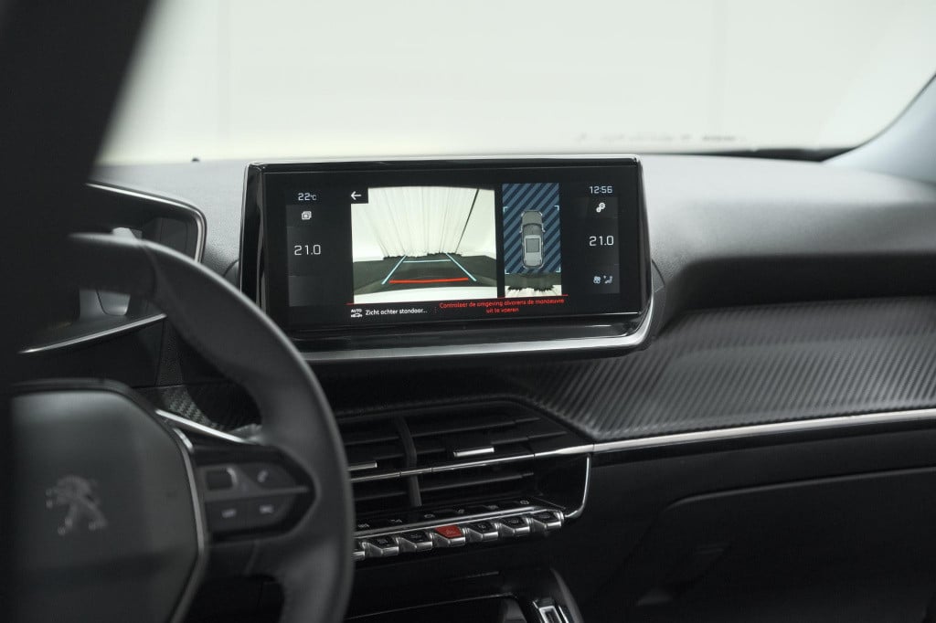 Peugeot 2008 puretech 102 allure pack | camera | apple carplay | parkeersen