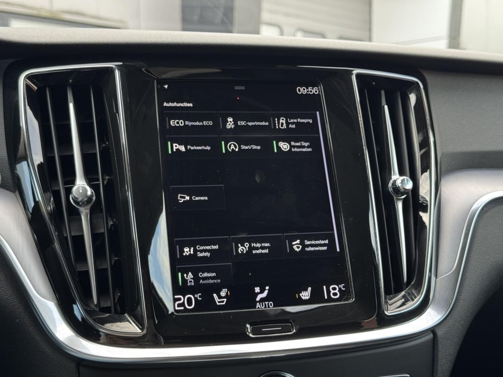 Volvo V60 2.0 b3 momentum advantage 19'' r-design wielen | stuur- + stoelve