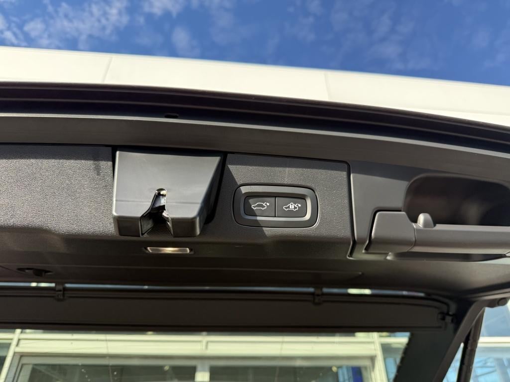 Volvo XC60 t6 398pk recharge dark r-design| panodak| adap.cruise| head-up|