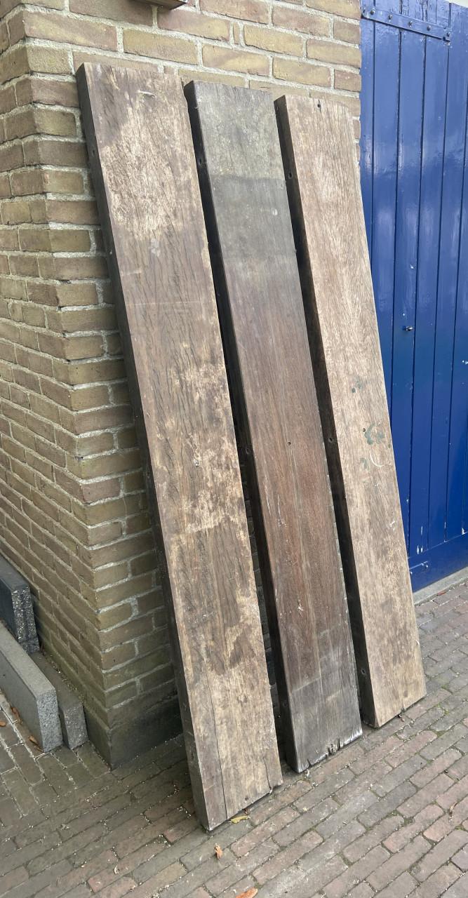Hardhouten balken Azobé afkomstig uit scheepsruim.