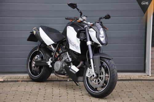 KTM 990 SuperDuke Zeer nette motor!