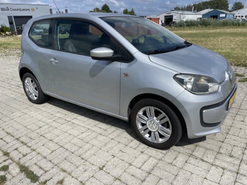 Volkswagen up 1.0 take up