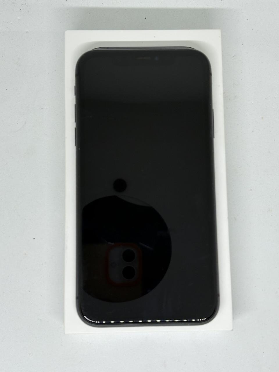 IPhone 11  zwart  64GB