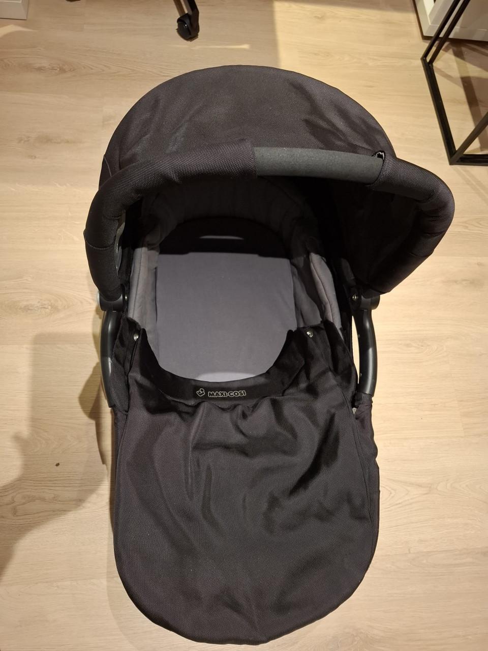 Ligbak baby maxi cosi