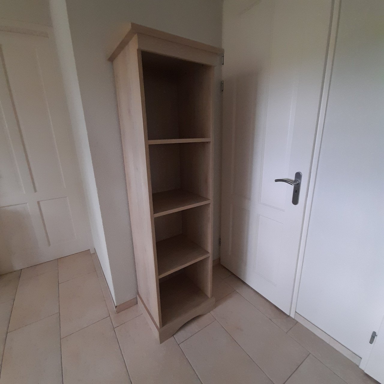 Boekenkast 54 x 44 x 184H ( z.g.a.n.)