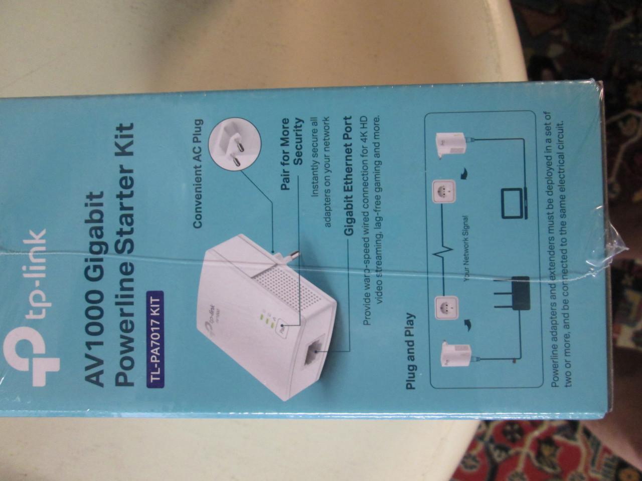 T P link power line starter kit A V 1000