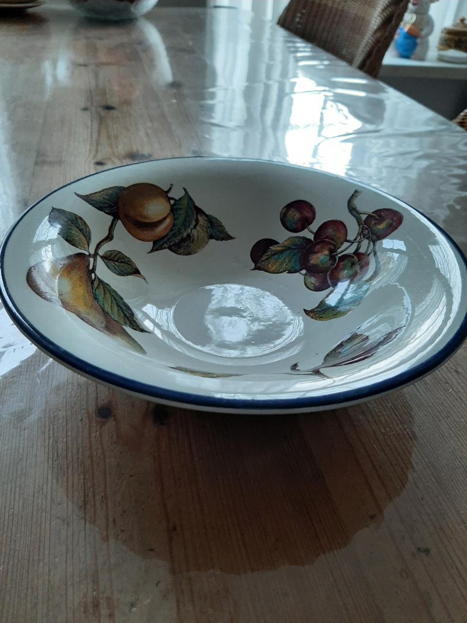 STAFFORDSHIRE TABLEWARE - AUTUMM FAYRE - SLA / FRUIT SCHAAL - DIA 23,7 CM
