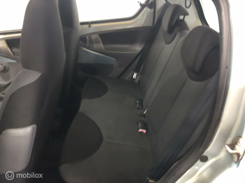 Toyota Aygo 1.0-12v +