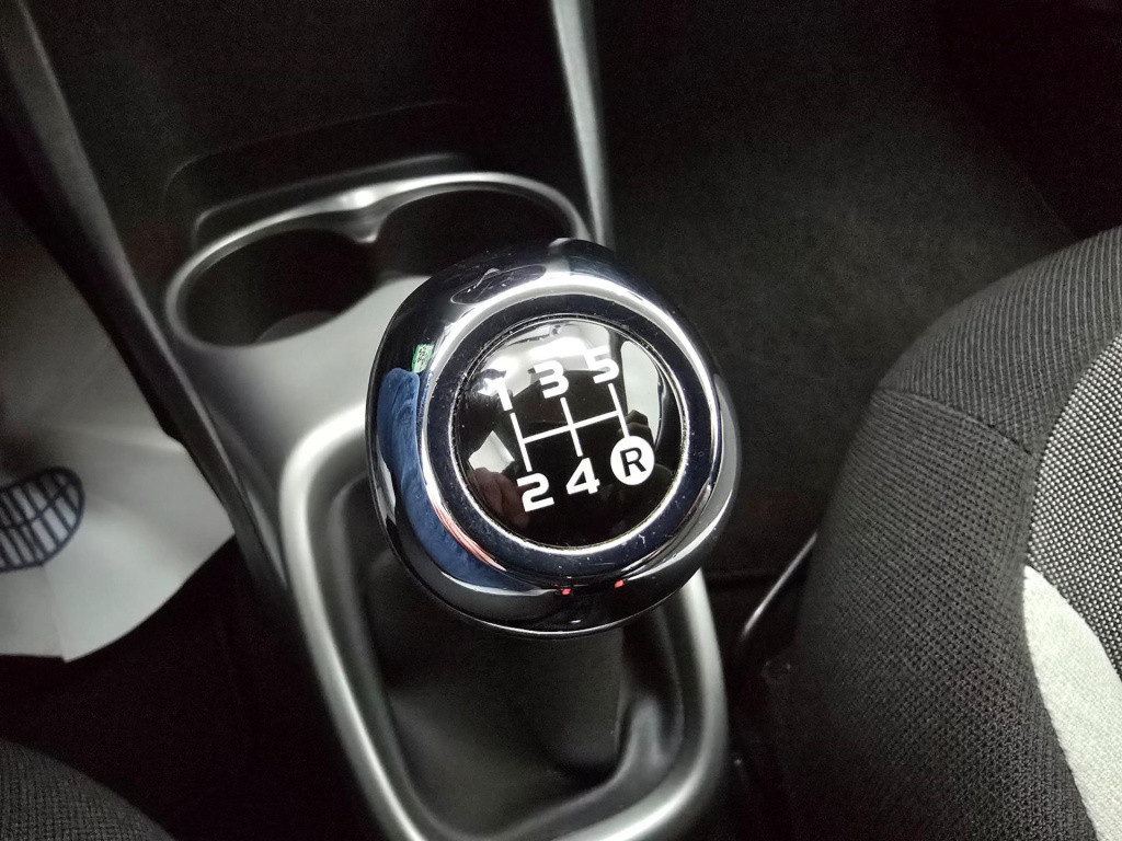 Toyota Aygo occasion met parkeercamera en weinig km | tweedehands toyota ay