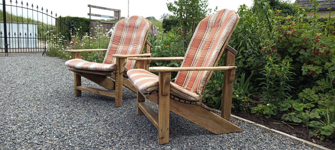 Mooie Pauwstoelen van Farmwood, compleet met kussens aangeboden.