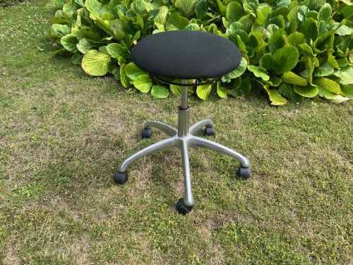 Ergonomisch krukje op wielen (Design)