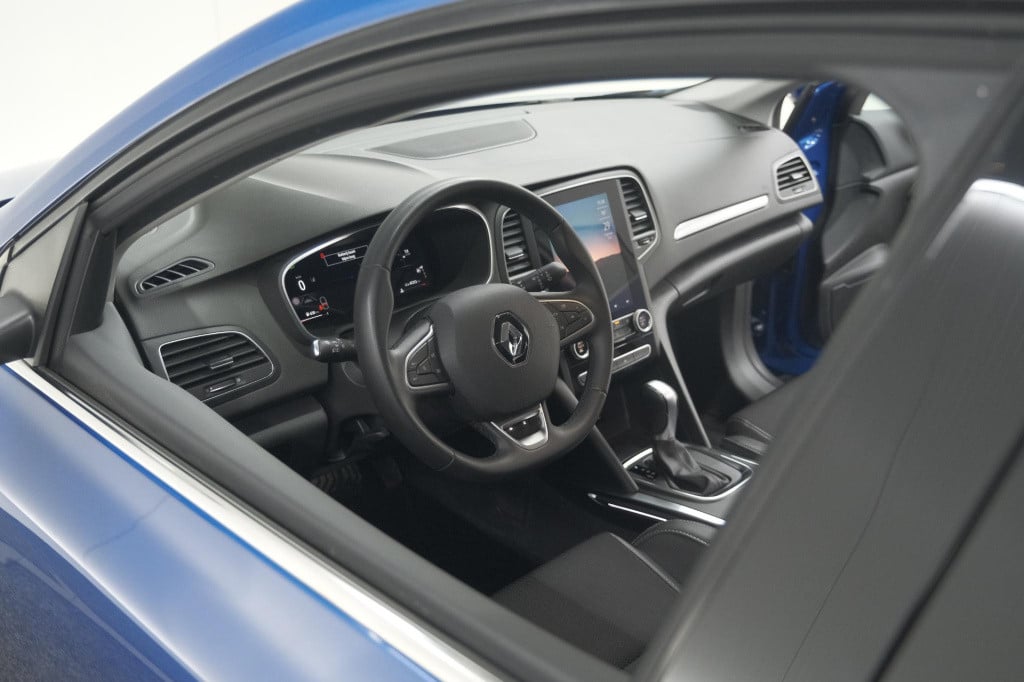 Renault Megane tce 140 edc techno | trekhaak | camera | navigatie | 9.3 inc
