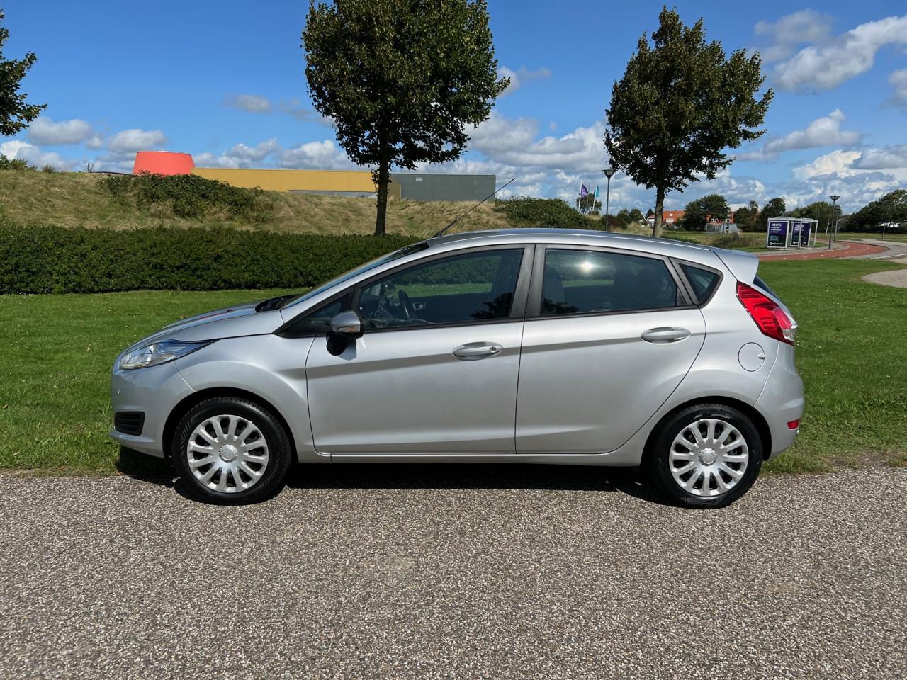 Keurige Ford Fiesta uit 2017 met slechts 71.000 km LED/Airco