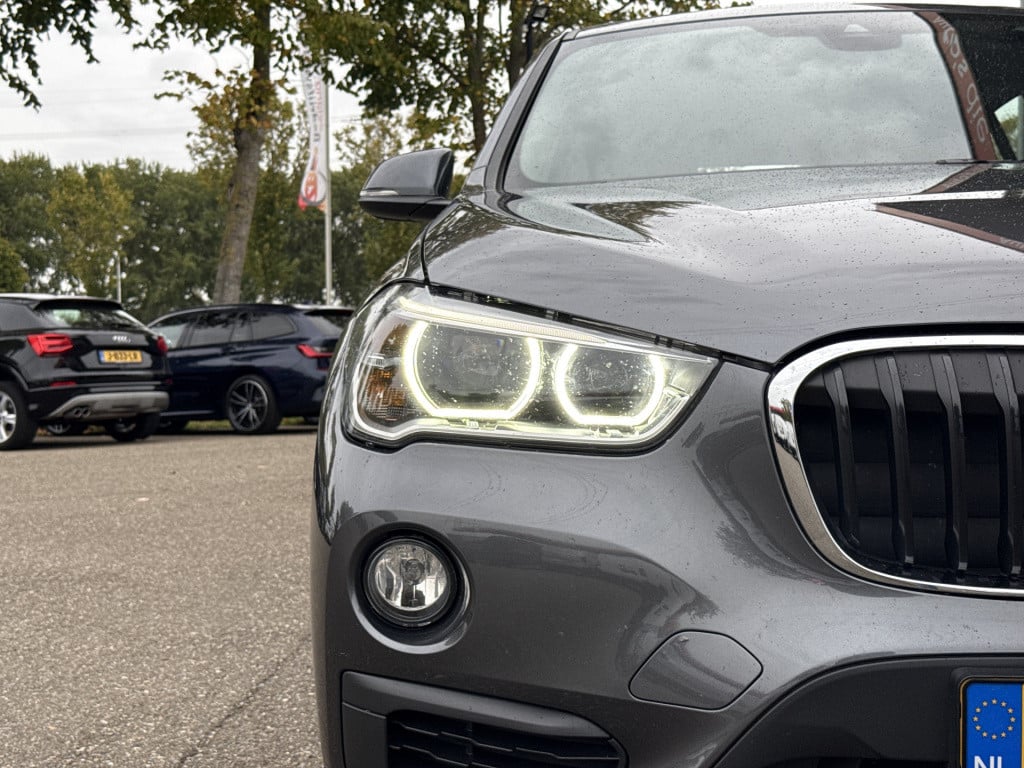 BMW X1 sdrive20i centennial executive | nl-auto | 1e eig | dealer oh | navi