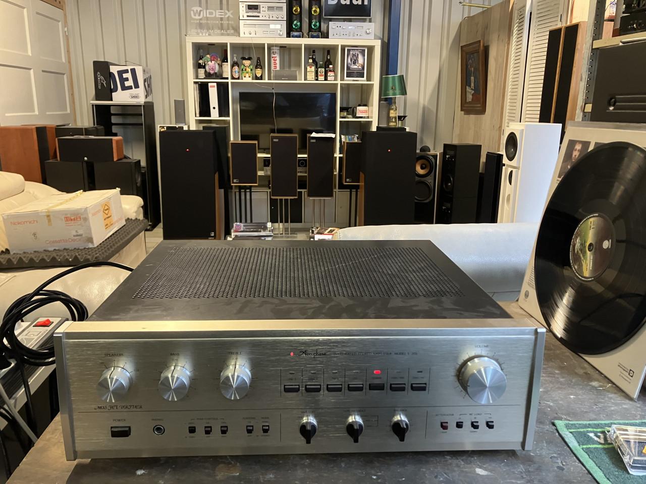 Accuphase E-205 champagne full service garantie keurige staat Phono MM + MC