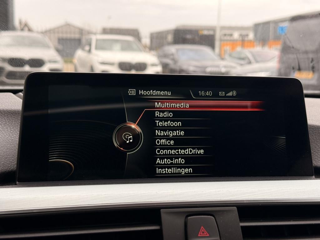 BMW 3-serie 330e m-sport | head-up | cruise | stoelverwarming | 360 | leder