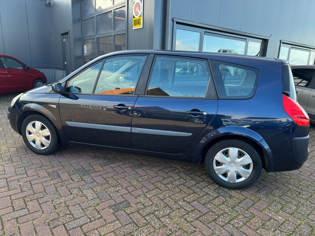Renault Scenic 2.0 - 16v business line 7 persoons