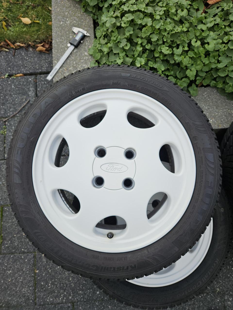 Winterbanden 195/50/r15 op velg