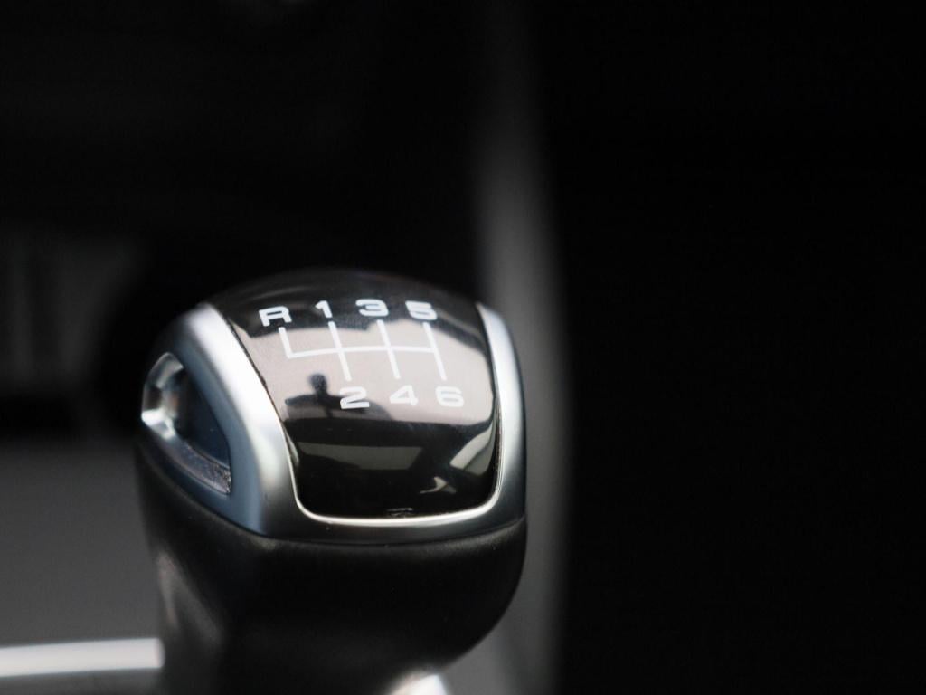 Audi Q2 35 tfsi pro line | panoramadak | stoelverwarming | leder | camera |