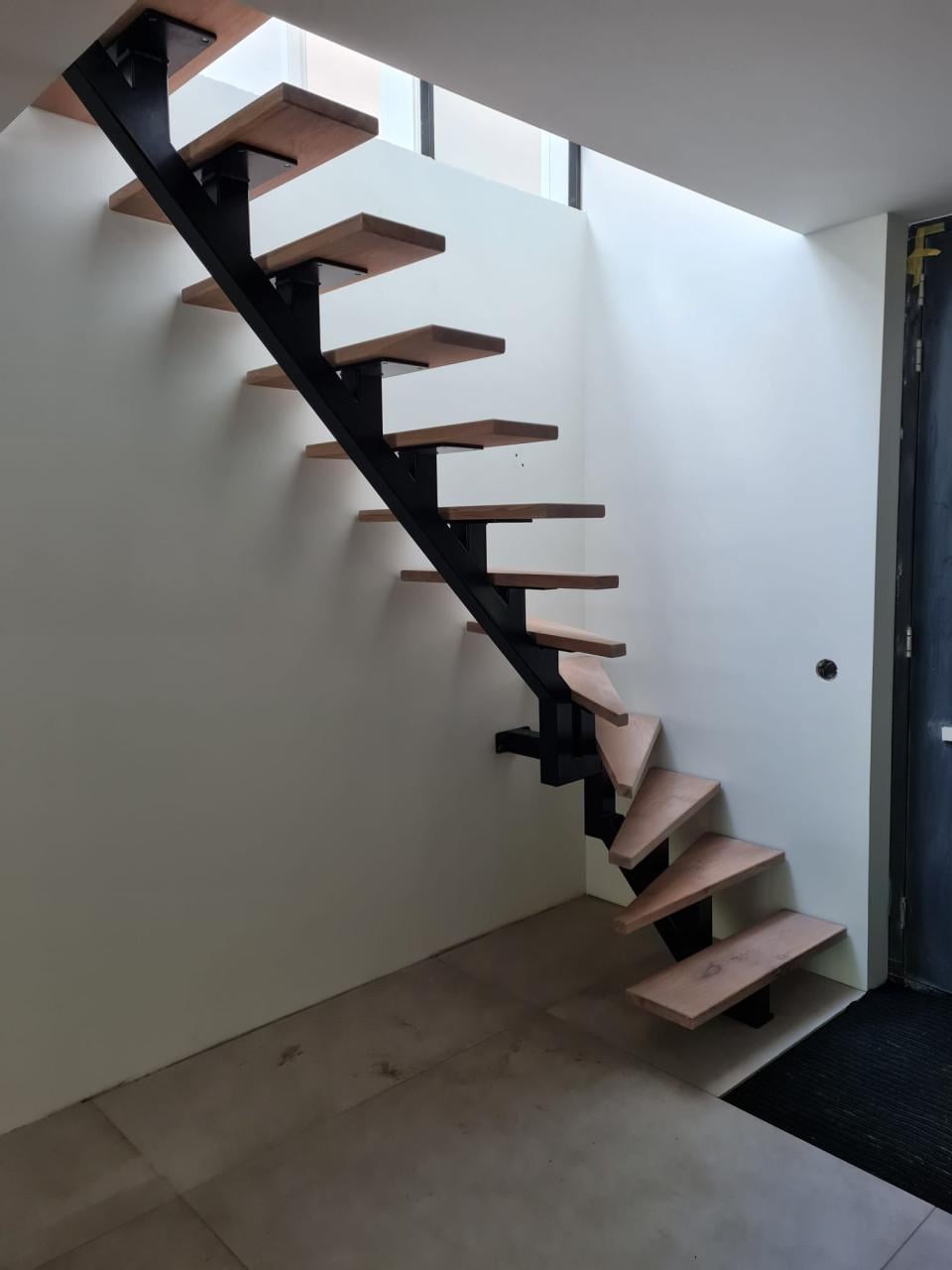 Stalen Trappen op Maat | Spiltrappen, Buitentrappen & Rechte Trappen