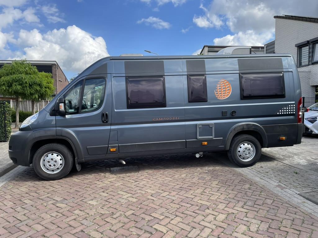 Buscamper Globecar Campscout Antraciet grijs van eerste eigenaar