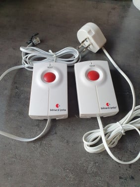 2 x zgan Bellman & Symfon  telefoonzender en Deurbel-zender....