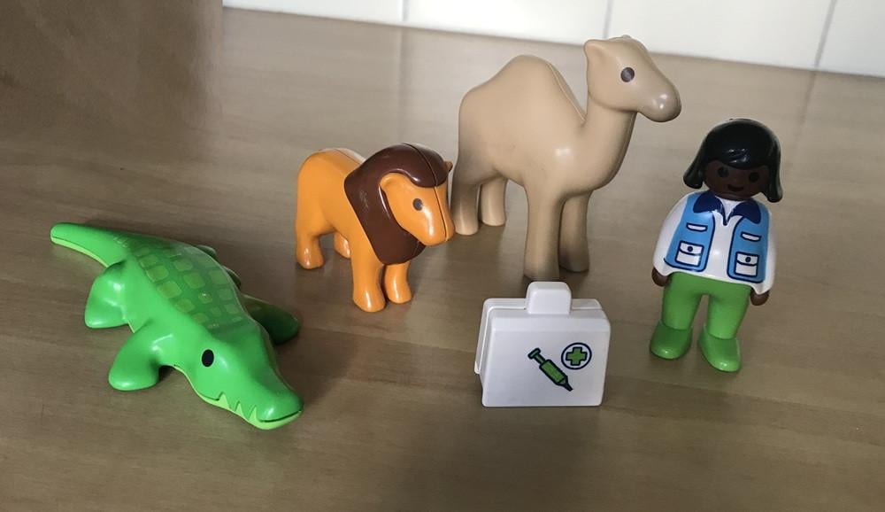 Playmobil setje - Afrika, meisje, koffer, dromedaris, leeuw, krokodil