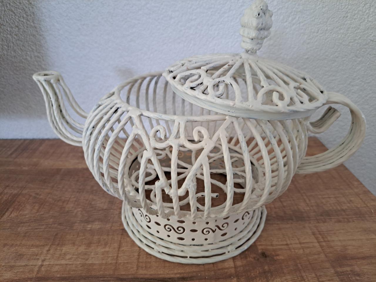 Leuke metaal wit geschilderde decoratie theepot
