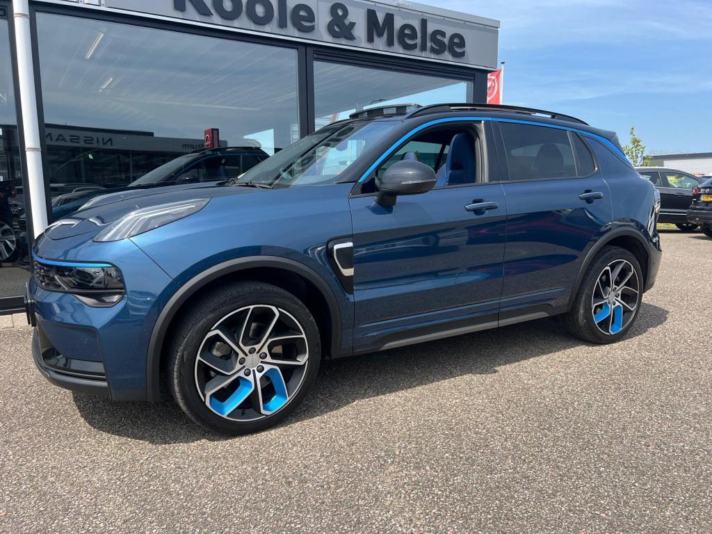 Lynk & Co 01 1.5 261pk panodak , adaptive cc , carplay , 360gr camera
