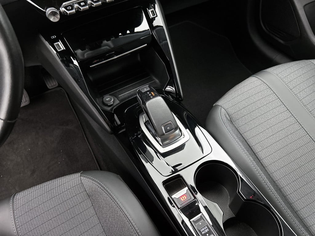 Peugeot 208 100 pk automaat allure | rijklaar | navi | camera | lm velgen |