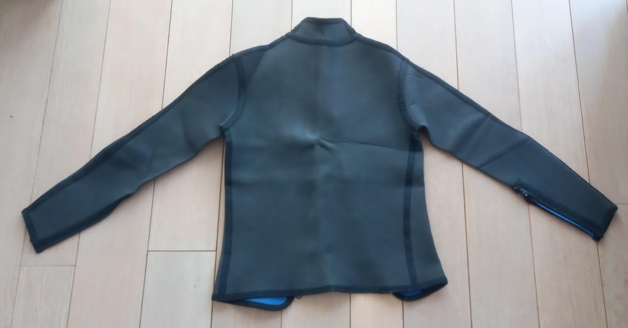 Neopreen jasje dikke kwaliteit.