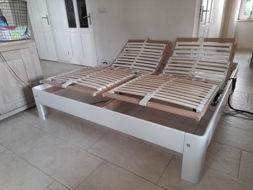 Auping bed met elektrisch verstelbare bodem (180 x 200) in goede staat