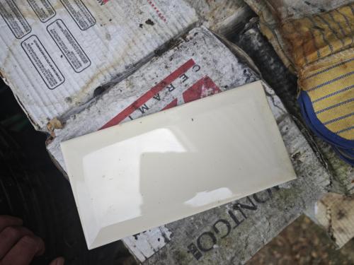 Wandtegeltjes ca 13m² crème wit met schuine kanten