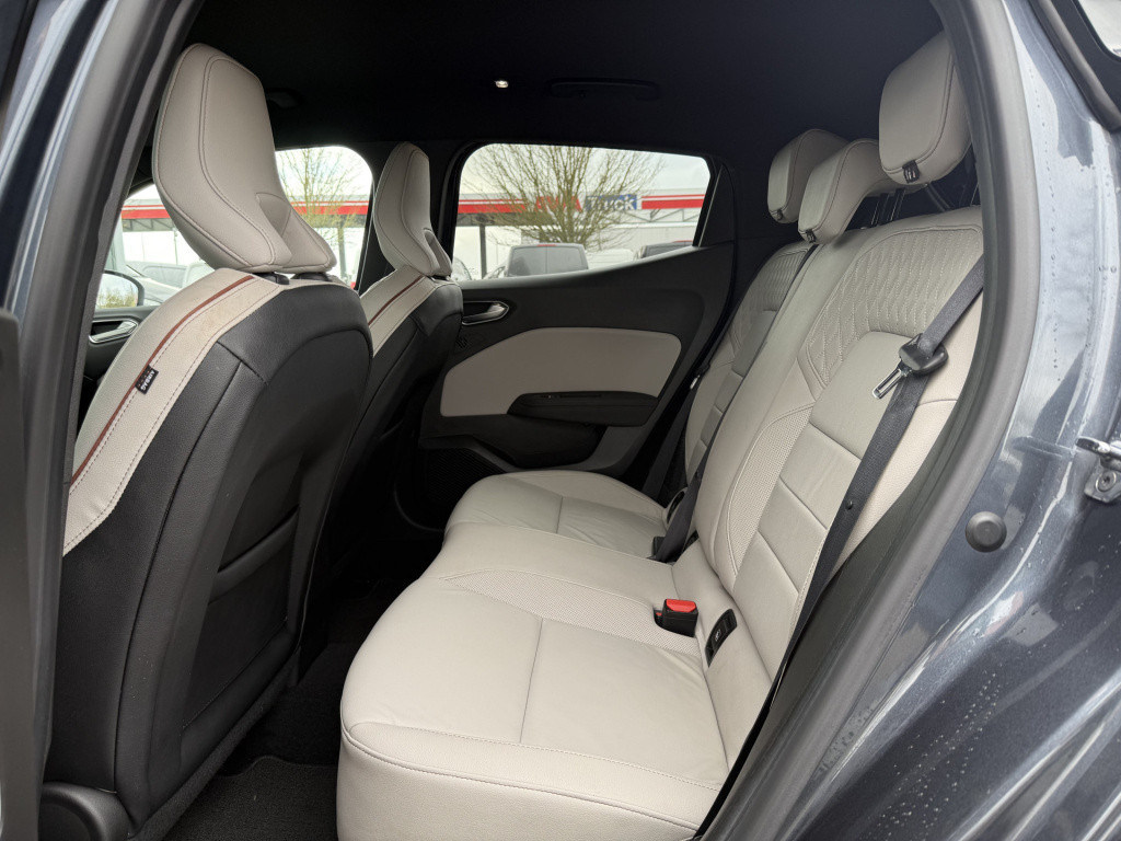 Renault Clio 1.6 e-tech hybrid 140 initiale paris | nl-auto | dealer ond. |