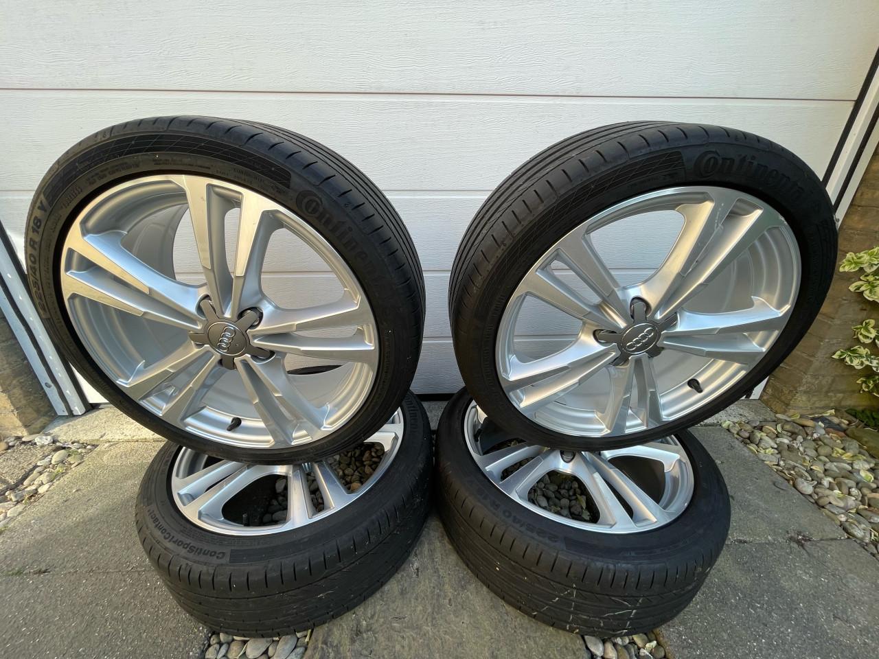 Originele Audi A3 S-line velgen 18 inch (7.5Jx18 ET51) + naafdoppen