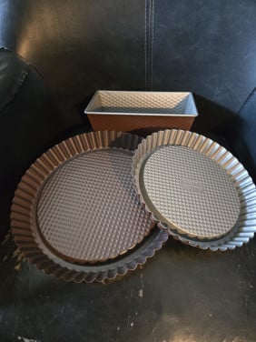 2 taartvormen 22 en 28 cm, 1 bakblik 20x11 cm, Kaiser