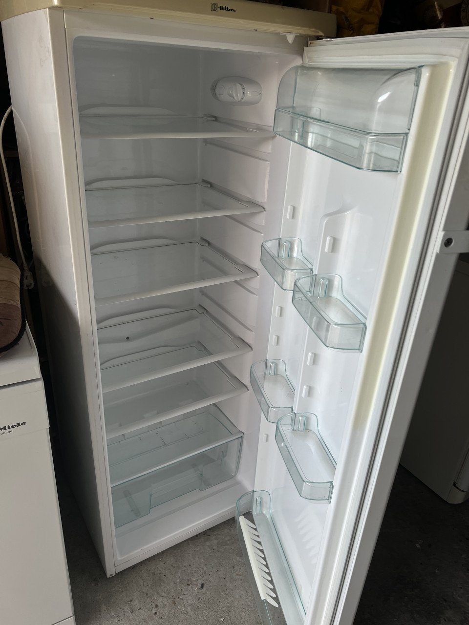 A++ klasse koelkast 150x55 cm. 250 Liter schoon en netjes