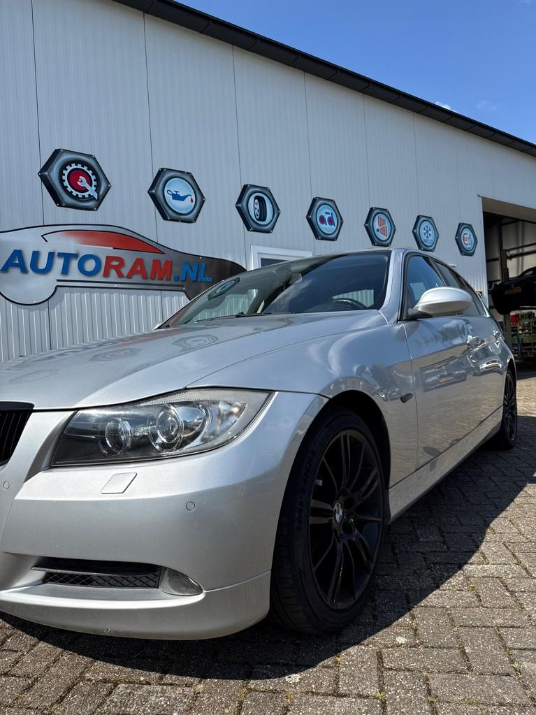 BMW 3-serie 325i executive