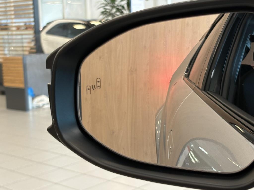 Toyota C-hr 1.8 hybrid 140 dyn