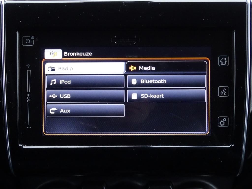 Suzuki Swift 1.0 stijl automaat | stoelverwarming | navi | bluetooth