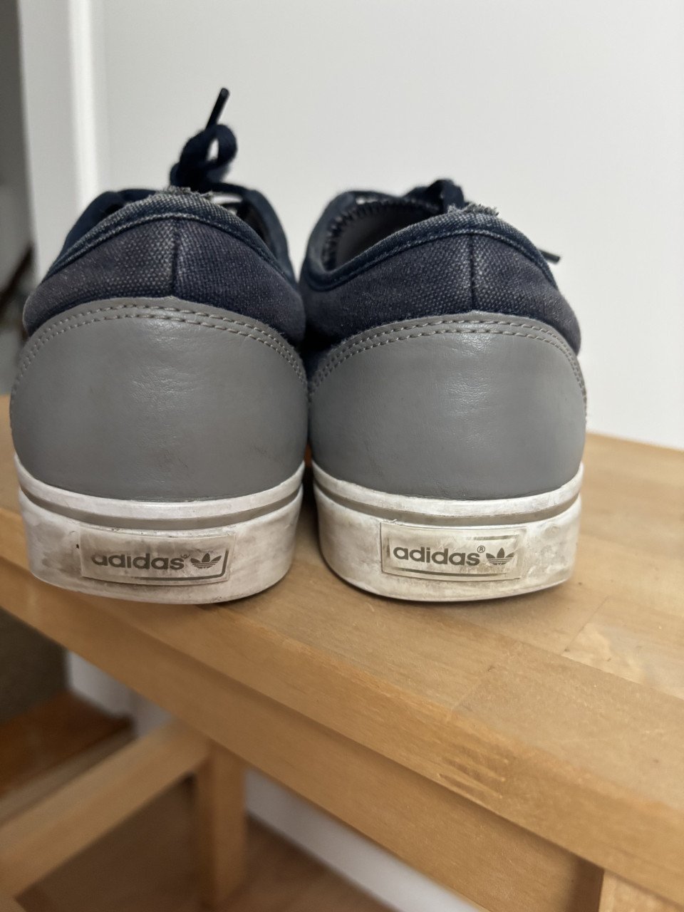 Adidas sneaker maat 43
