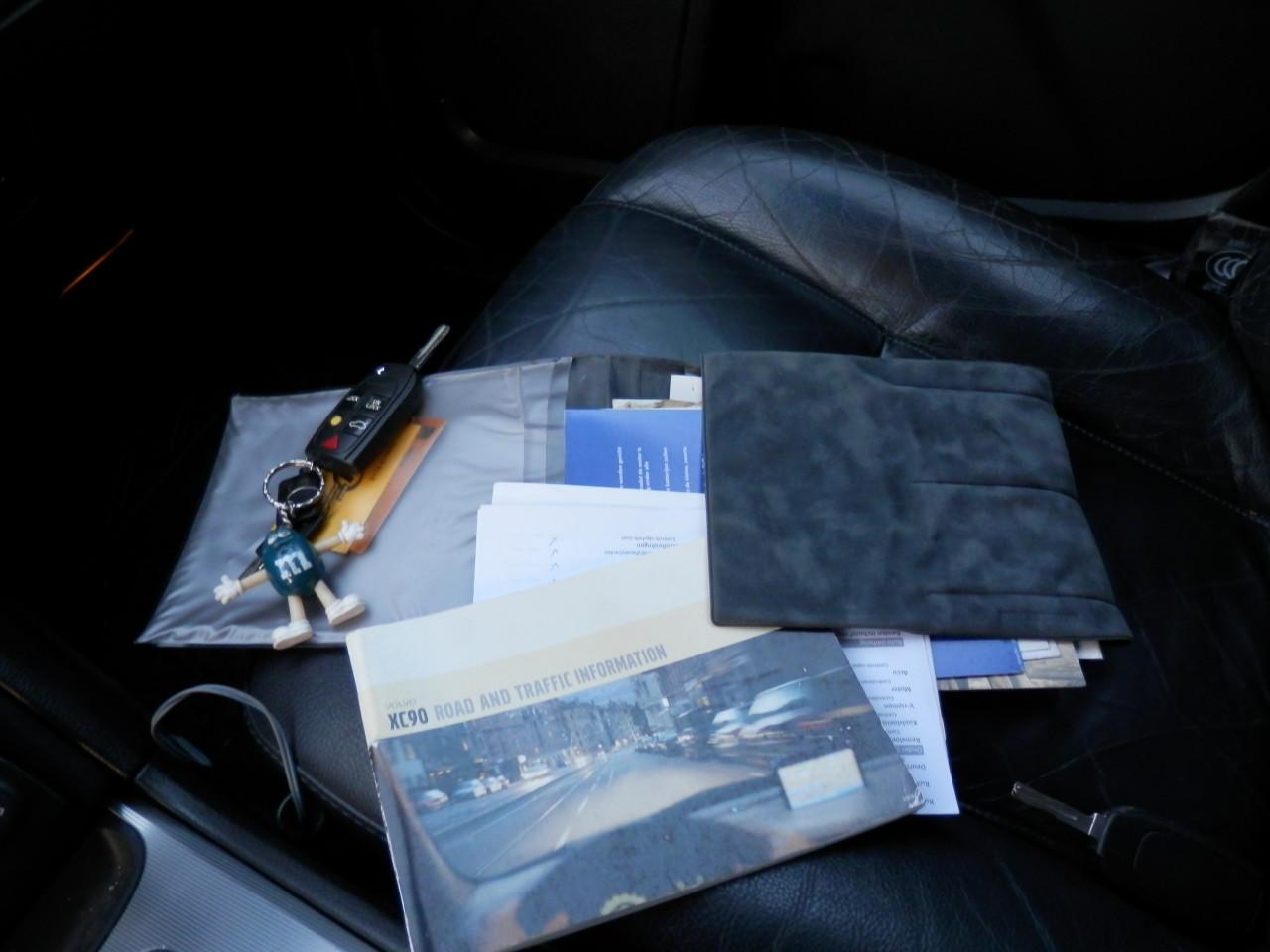 Auto Garant Biedt Aan: Volvo XC90 2.5T Exclusive Automaat