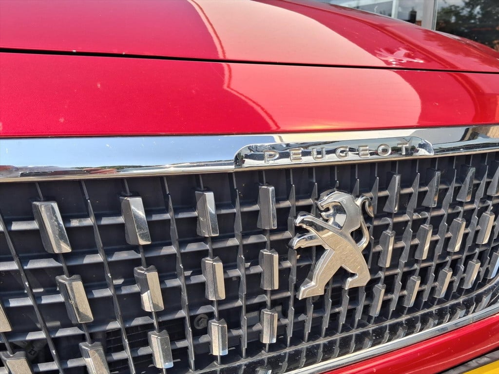 Peugeot 2008 1.2 pt 110pk allure eat6 automaat navigatie | achteruitrijcame