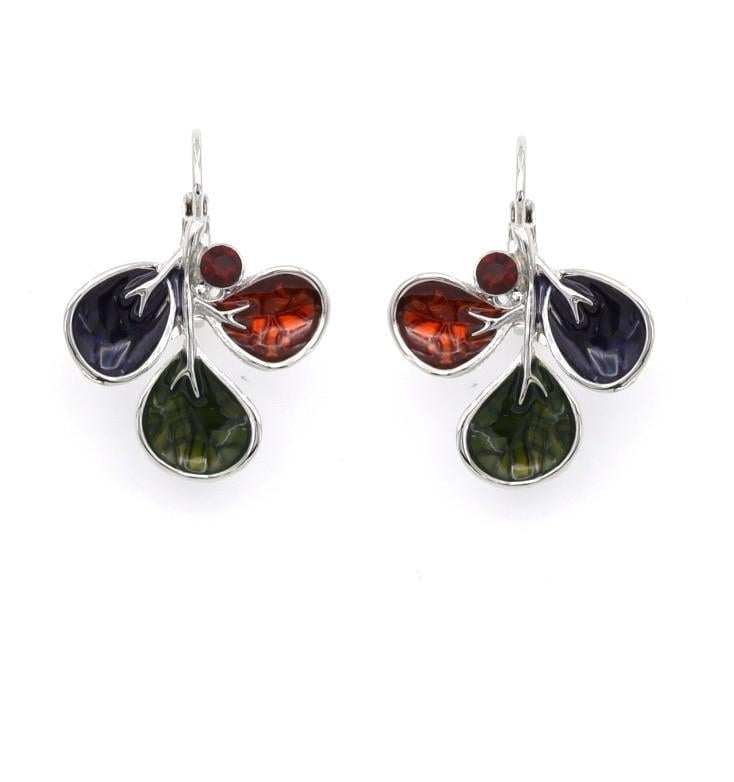 Oorbellen in blaadjesvorm in natuurlijke kleuren