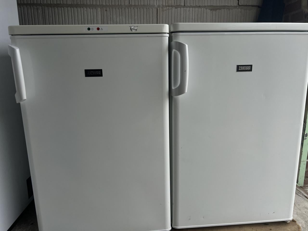 Set Koelkast en vrieskast 85x55 cm. energieklasse A++ als nieuw